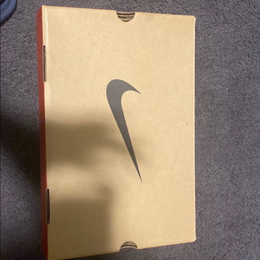 Travis Scott air max 270 size 10 dead stock 100 percent authentic！！